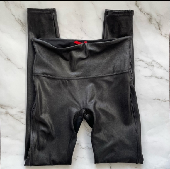 SPANXS FAUX LEATHER LEGGINGS BLACK SIZE MEDIUM - Picture 4 of 6